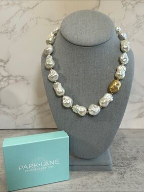 Park Lane White Glass Baroque Pearl Necklace with Gold Accent Bead